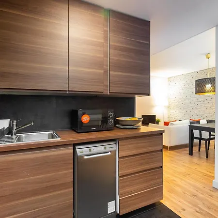 Whome Oasis Extravaganza: Lisbon's Supreme Retreat Apartamento