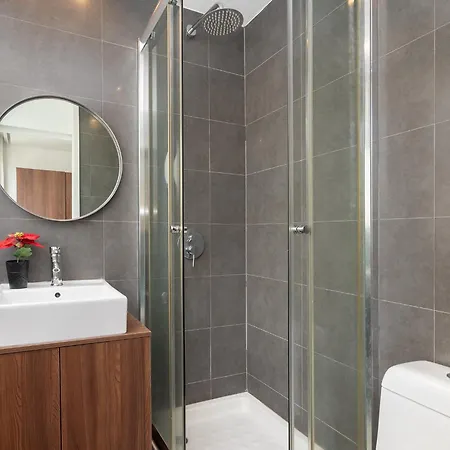 Whome Oasis Extravaganza: Lisbon's Supreme Retreat Lisboa