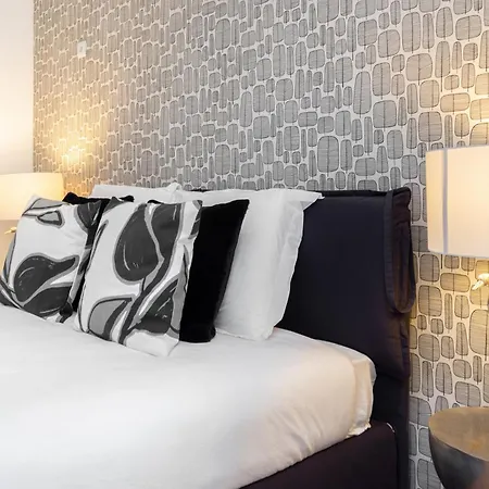 Whome Oasis Extravaganza: Lisbon's Supreme Retreat