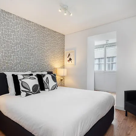 Whome Oasis Extravaganza: Lisbon's Supreme Retreat Apartment Lisbon