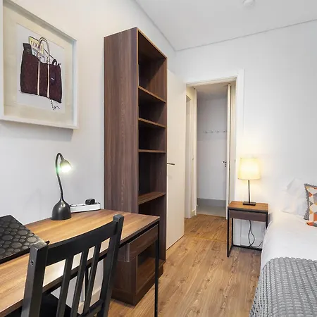 Whome Oasis Extravaganza: Lisbon's Supreme Retreat Lissabon